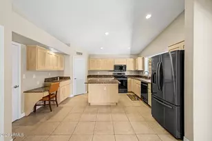 5721 W Mariposa Grande Ln, Glendale, AZ 85310 - Photo 6