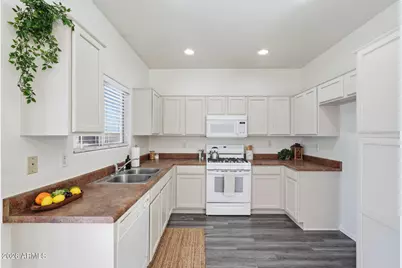815 W Spruell Avenue, Coolidge, AZ 85128 - Photo 10