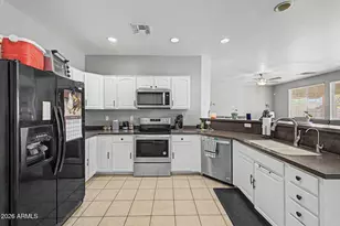 17373 W Pinnacle Vis Dr, Surprise, AZ 85387 - Photo 6