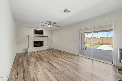10217 N 37th Avenue, Phoenix, AZ 85051 - Photo 4