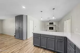 10217 N 37th Ave, Phoenix, AZ 85051 - Photo 10