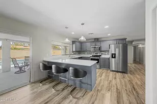 10217 N 37th Ave, Phoenix, AZ 85051 - Photo 8