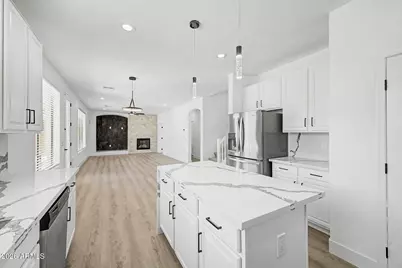 10925 W Davis Lane, Avondale, AZ 85323 - Photo 14