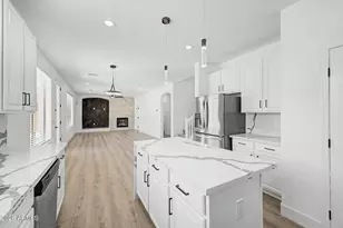 10925 W Davis Ln, Avondale, AZ 85323 - Photo 14