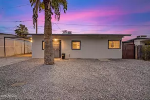 723 E Sunnyslope Ln, Phoenix, AZ 85020 - Photo 1