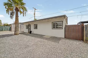 723 E Sunnyslope Ln, Phoenix, AZ 85020 - Photo 2