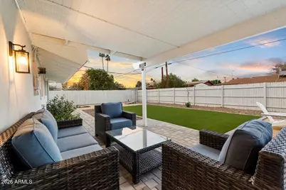 8638 E Highland Avenue, Scottsdale, AZ 85251 - Photo 16