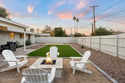 8638 E Highland Avenue, Scottsdale, AZ 85251 - Photo 18