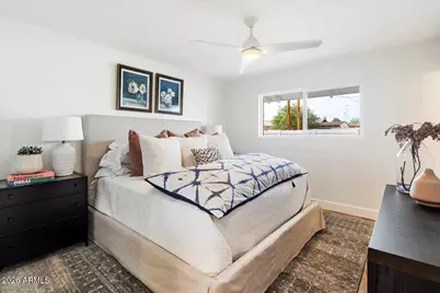 8638 E Highland Avenue, Scottsdale, AZ 85251 - Photo 12