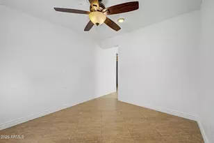 530 E Rose Ln, Phoenix, AZ 85012 - Photo 32