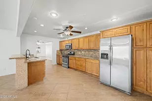 530 E Rose Ln, Phoenix, AZ 85012 - Photo 14