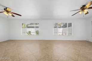 530 E Rose Ln, Phoenix, AZ 85012 - Photo 12