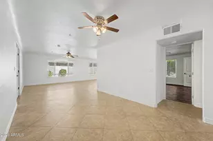 530 E Rose Ln, Phoenix, AZ 85012 - Photo 10