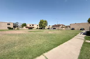 4031 W Mesquite Ln, Phoenix, AZ 85019 - Photo 22