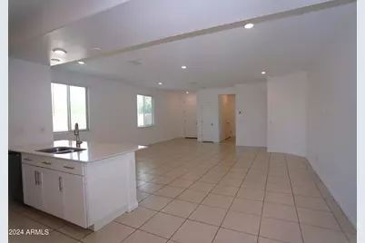 9210 W Willow Bend Lane, Phoenix, AZ 85037 - Photo 8