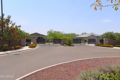 9210 W Willow Bend Lane, Phoenix, AZ 85037 - Photo 30