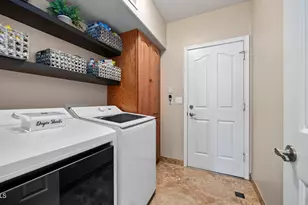 42 E Maria Ln, Tempe, AZ 85284 - Photo 36