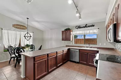 25510 W Pioneer Street, Buckeye, AZ 85326 - Photo 10