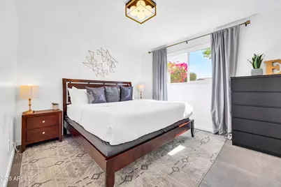 8614 E Monterey Way, Scottsdale, AZ 85251 - Photo 32