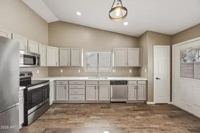 10243 W Reade Avenue, Glendale, AZ 85307 - Photo 8