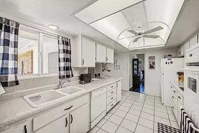 9525 W Shasta Drive, Sun City, AZ 85351 - Photo 16