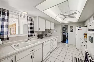 9525 W Shasta Dr, Sun City, AZ 85351 - Photo 16