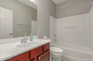 2206 W Fawn Dr, Phoenix, AZ 85041 - Photo 28