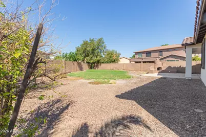 2206 W Fawn Drive, Phoenix, AZ 85041 - Photo 34