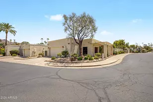 1801 E Winter Dr, Phoenix, AZ 85020 - Photo 2
