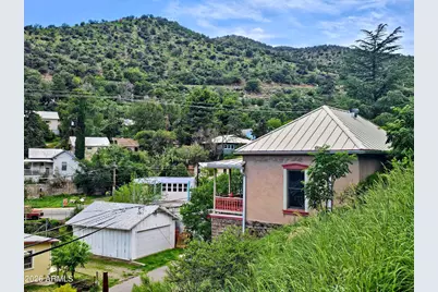 433 Garden Avenue, Bisbee, AZ 85603 - Photo 2