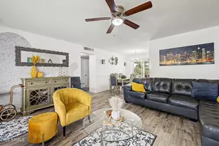 13852 N Tan Tara Dr, Sun City, AZ 85351 - Photo 10