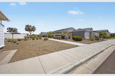 17440 W Auburn Street, Surprise, AZ 85388 - Photo 4