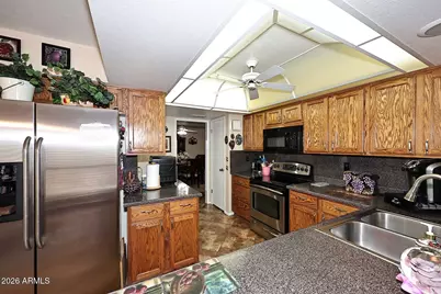 19046 N Lakeforest Drive, Sun City, AZ 85373 - Photo 14