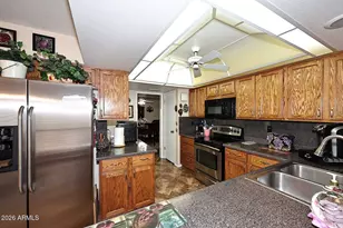 19046 N Lakeforest Dr, Sun City, AZ 85373 - Photo 14