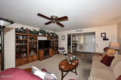 19046 N Lakeforest Drive, Sun City, AZ 85373 - Photo 10