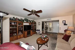 19046 N Lakeforest Dr, Sun City, AZ 85373 - Photo 10