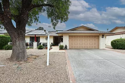 19046 N Lakeforest Drive, Sun City, AZ 85373 - Photo 4