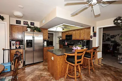 19046 N Lakeforest Drive, Sun City, AZ 85373 - Photo 16