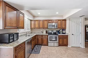 10110 W Pine Springs Dr, Sun City, AZ 85373 - Photo 8