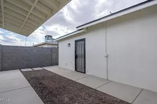 9439 N 11th Ave, Phoenix, AZ 85021 - Photo 10