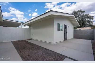 9439 N 11th Avenue #3, Phoenix, AZ 85021 - Photo 2