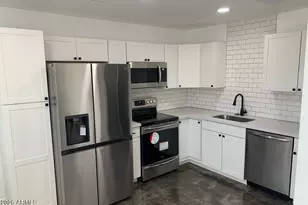 9439 N 11th Ave, Phoenix, AZ 85021 - Photo 1