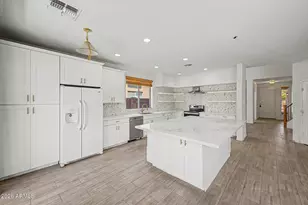 3119 W Pleasant Ln, Phoenix, AZ 85041 - Photo 16