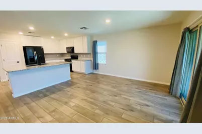 17461 W Molly Lane, Surprise, AZ 85387 - Photo 8