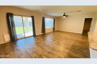 17461 W Molly Lane, Surprise, AZ 85387 - Photo 10