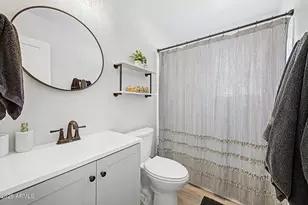 4200 N 38th St, Phoenix, AZ 85018 - Photo 26