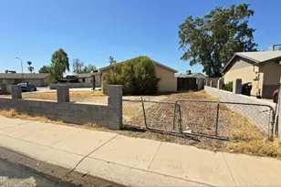 8220 W Meadowbrook Ave, Phoenix, AZ 85033 - Photo 2