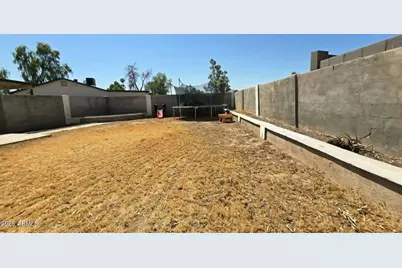 8220 W Meadowbrook Avenue, Phoenix, AZ 85033 - Photo 18
