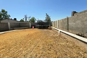 8220 W Meadowbrook Ave, Phoenix, AZ 85033 - Photo 18