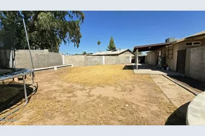 8220 W Meadowbrook Avenue, Phoenix, AZ 85033 - Photo 16
